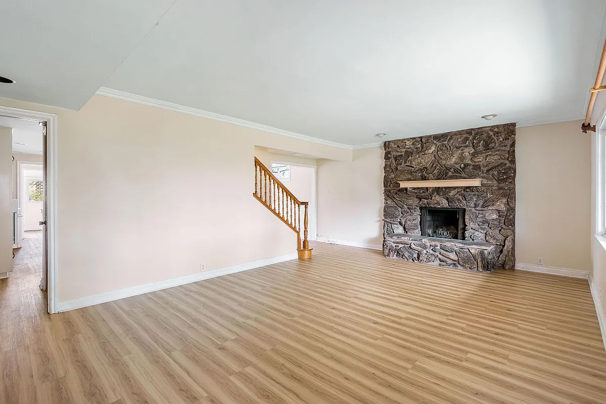 living room - 1407 E Sycamore Ave