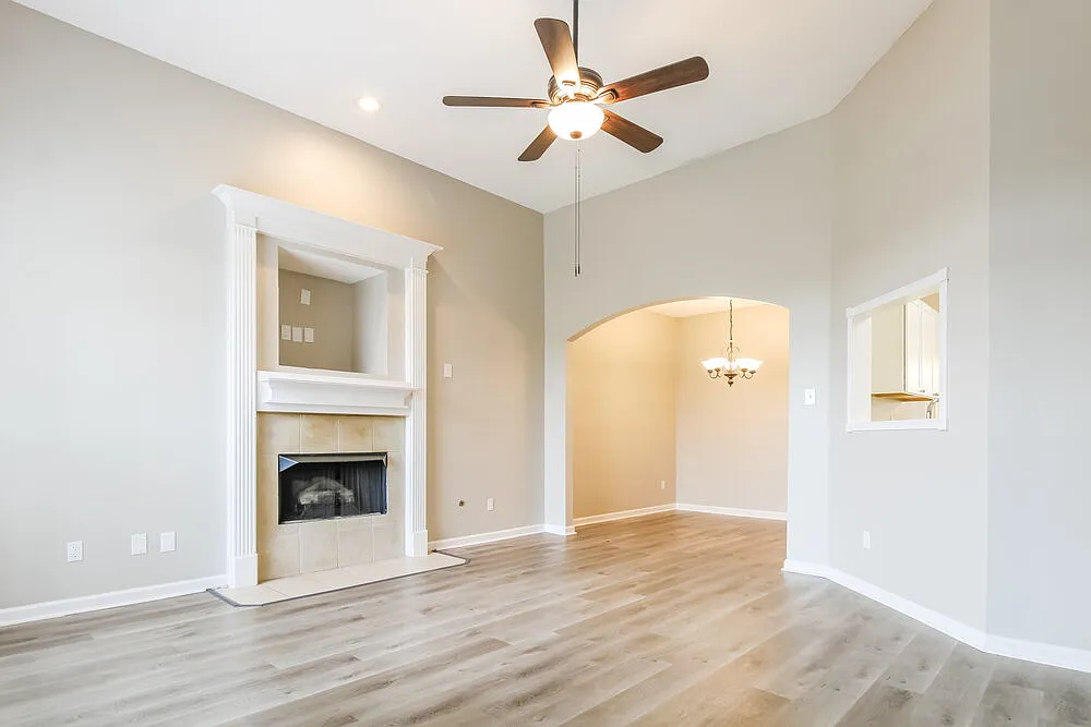 3 bed, 2.0 bath, 1434 sqft, $1,780 — Photo 4