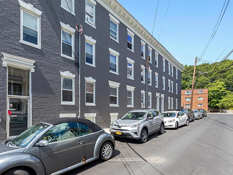 46 Brackett St — Photo 10