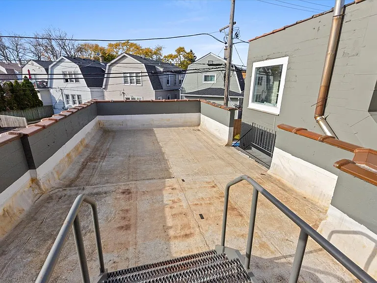 5742 N Milwaukee Ave #2A — Photo 10