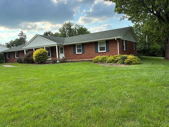 2nd image of 2045 Fox Run Rd