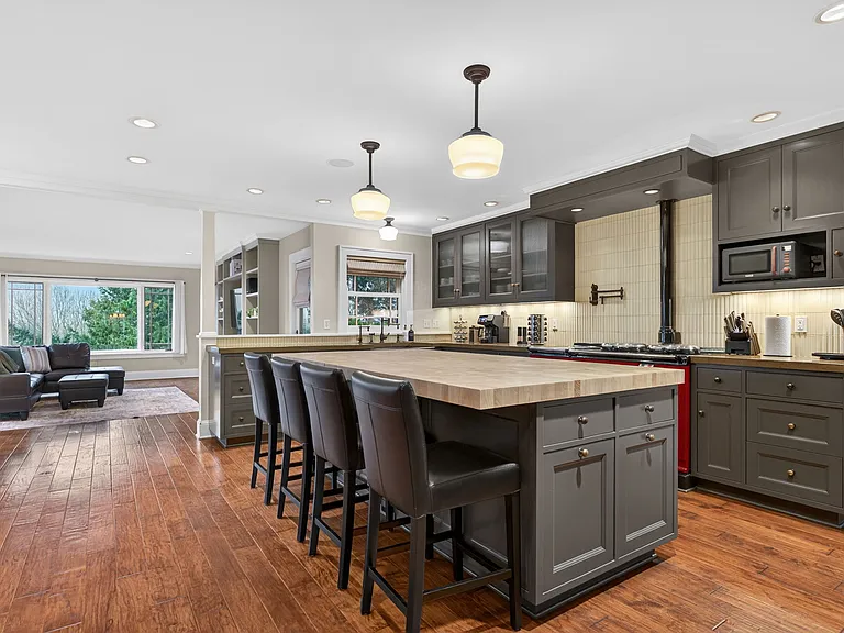 2028 NE Alameda Dr — Photo 24