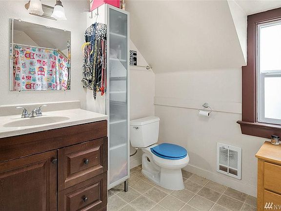 5th image of 2318 Hoyt Ave #2