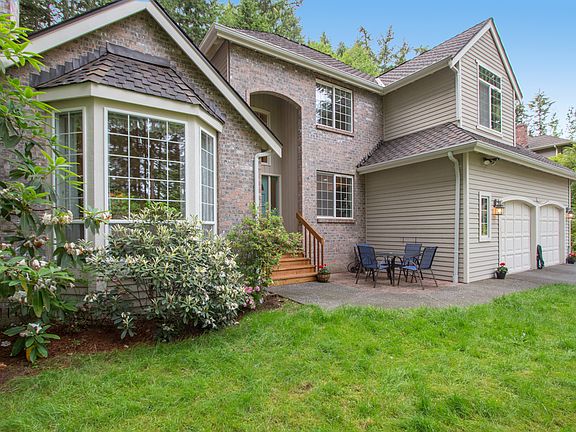 3rd image of 5448 Diamond Pl NE