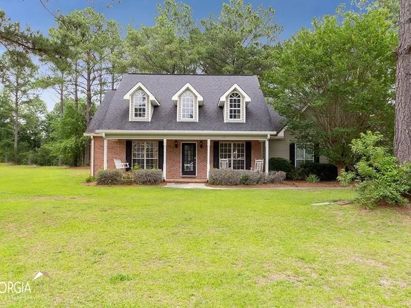 3017 Benton Dr, Macon, GA 31216