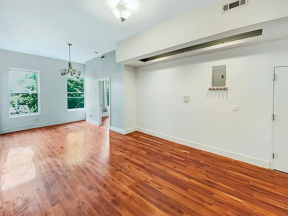 2nd image of 818 Prospect Pl #3E