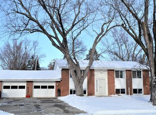 3424 87th St W, Bloomington, MN 55431