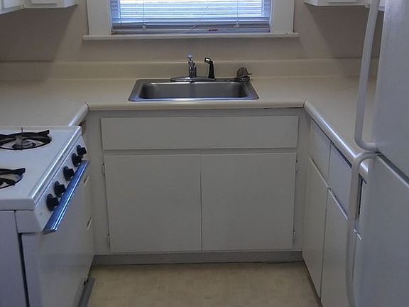 5th image of 623 22nd St APT 03