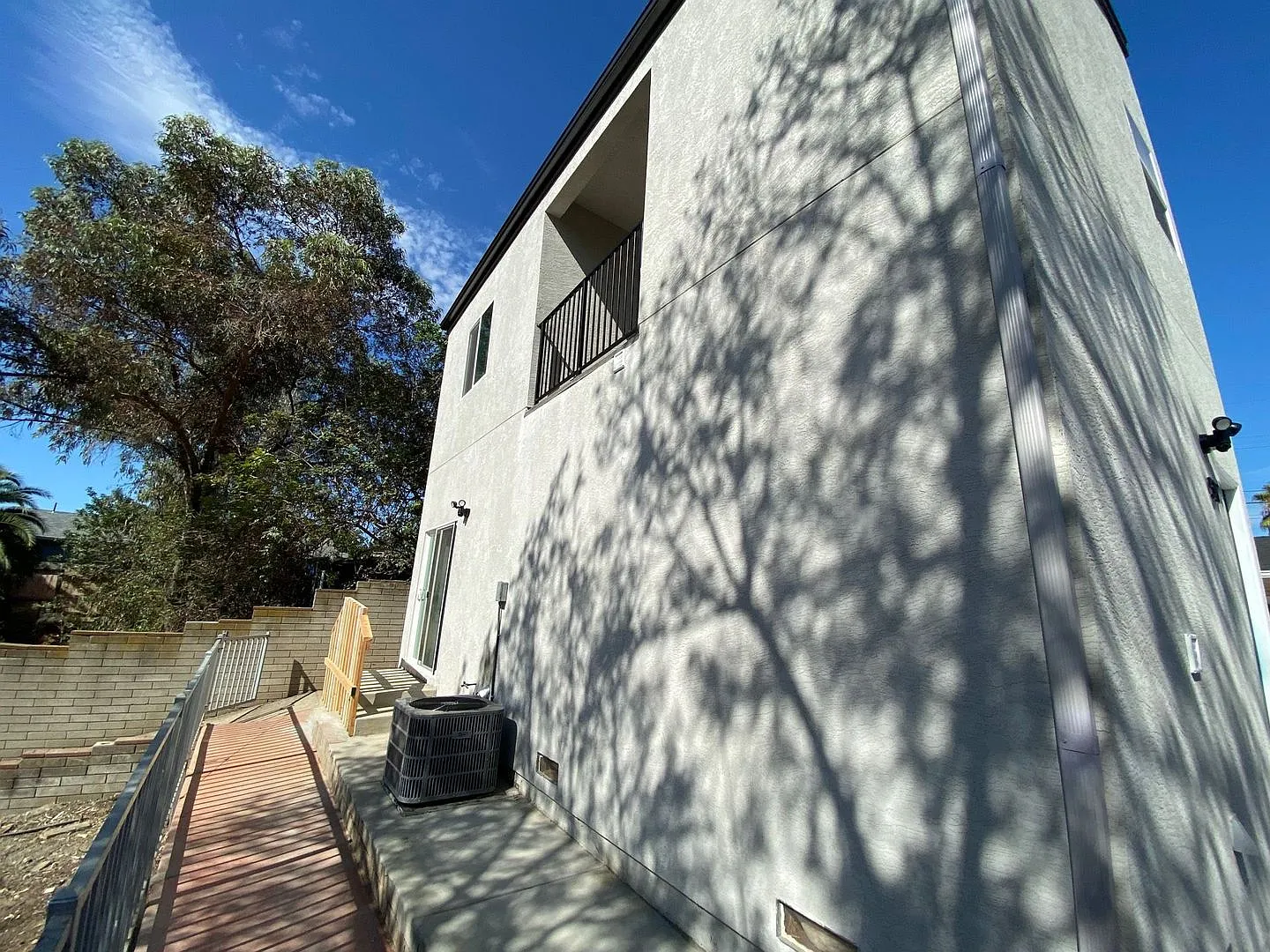 4bd/2ba, Huge Yard! — Photo 2