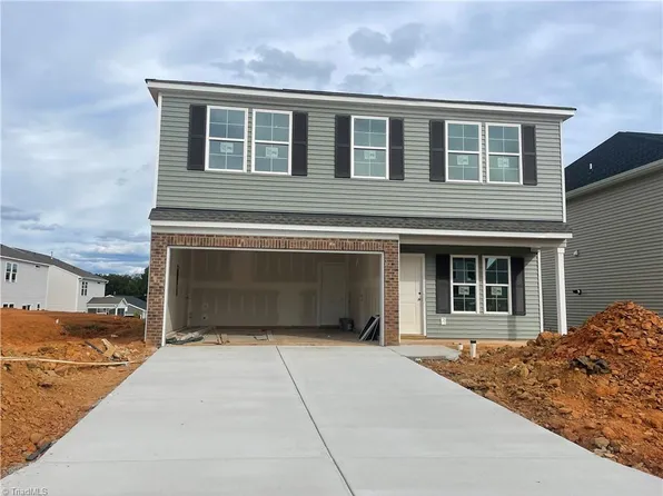 2279 Beechwood View Dr, Winston Salem, NC 27106