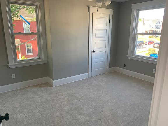 4th image of 4302 Ivanhoe Ave