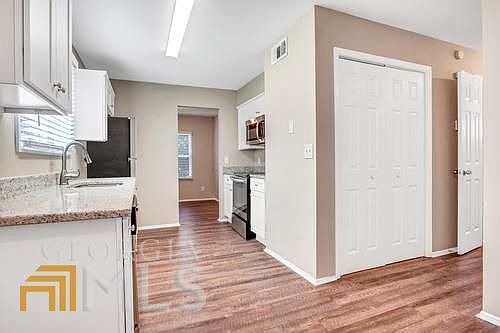 5th image of 6235 Creekford Ln