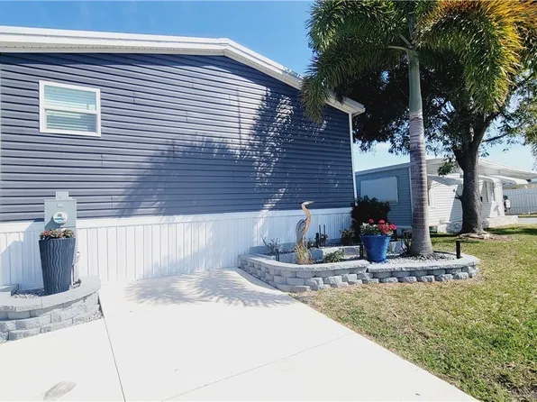 352 Shoreland Dr, Fort Myers, FL 33905