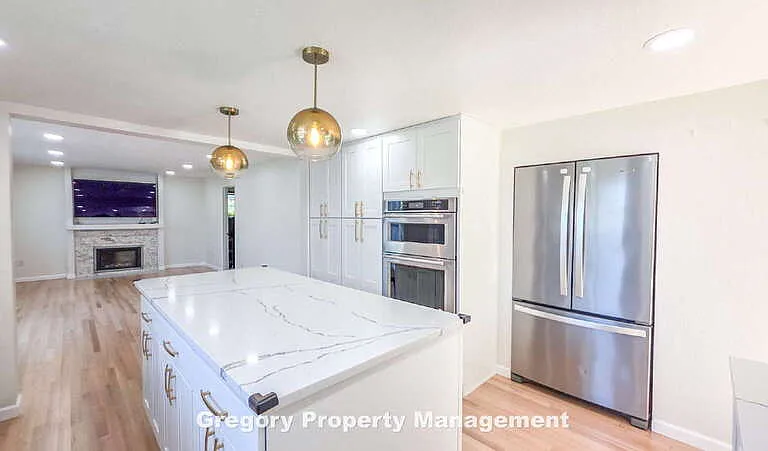 11204 NE 58th Pl — Photo 17