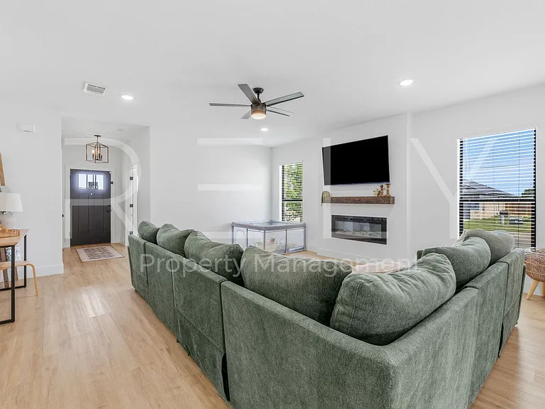 129 Seattle Slew Dr — Photo 16
