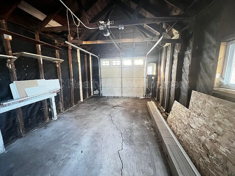 9121 S Utica Ave — Photo 21