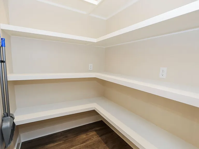 204 Blackberry Ln — Photo 18