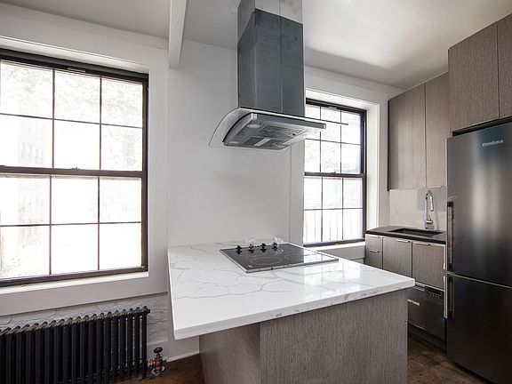 3rd image of 180 7th Ave APT 2A