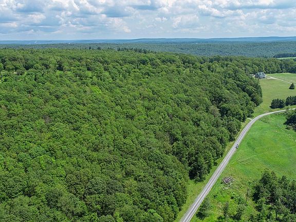 3rd image of 5 Greenwood Ridge Rd