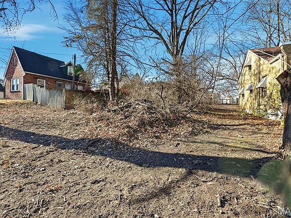 3rd image of 1881 S New Florissant Rd