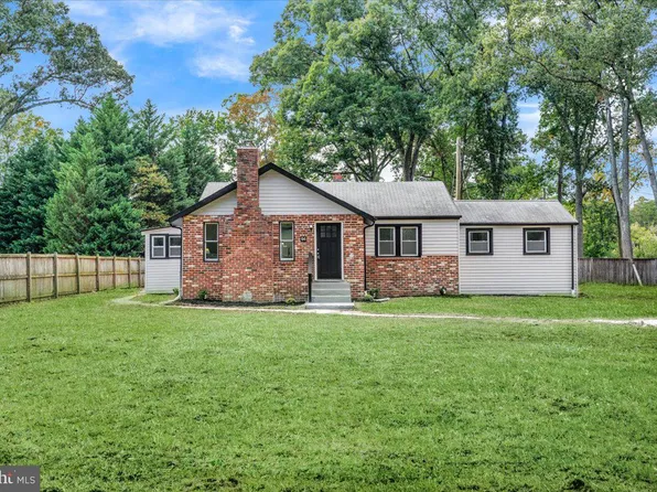 94 Pine Rd, Pasadena, MD 21122