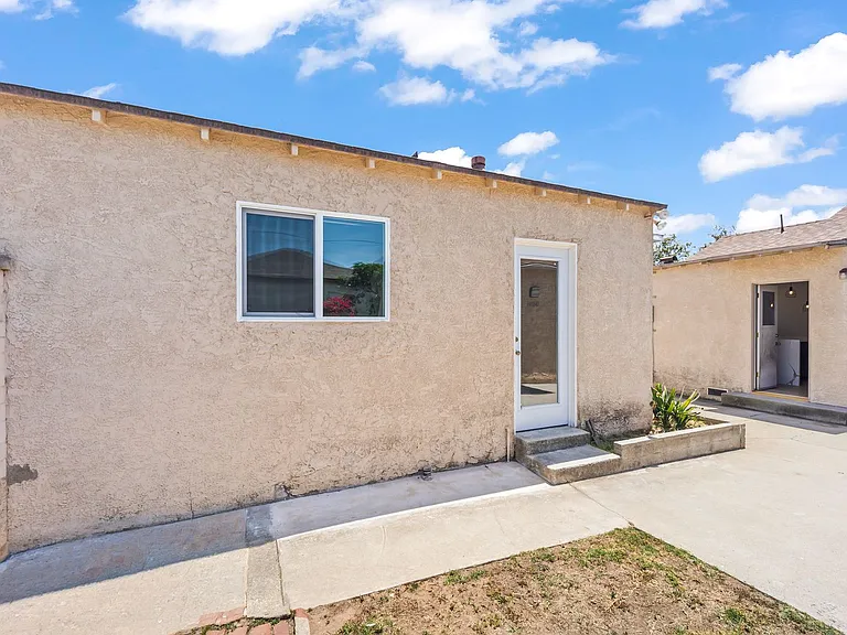 8016 Denrock Ave — Photo 15
