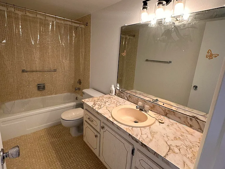 163 Somerset Cres #H — Photo 21