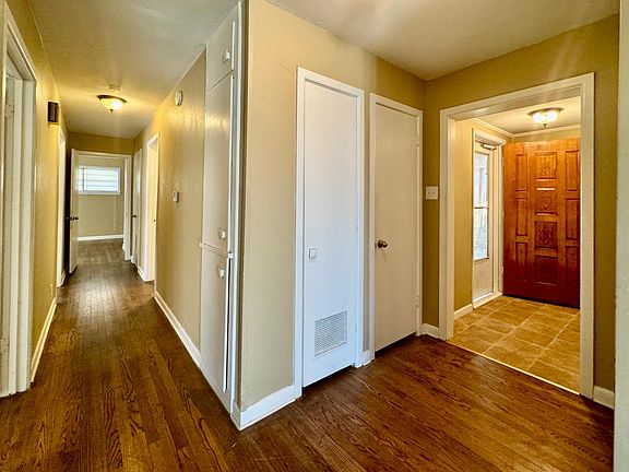 5th image of 419 E Rogers Dr