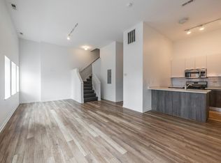 2700 W North Ave #203, Chicago, IL 60647