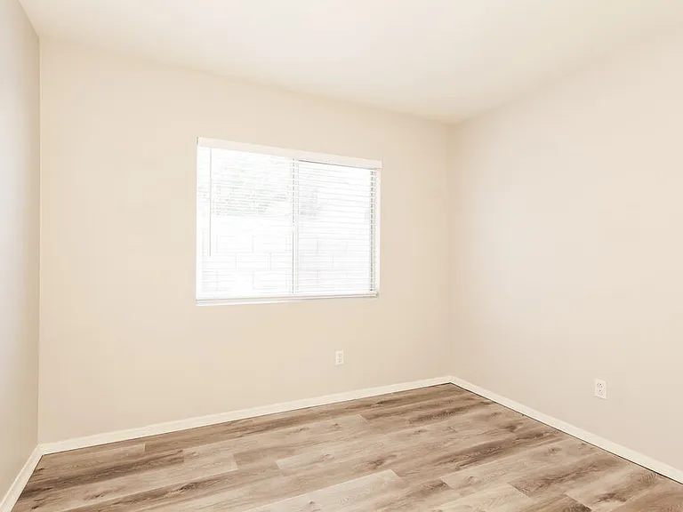 11591 W Hubbell St — Photo 15