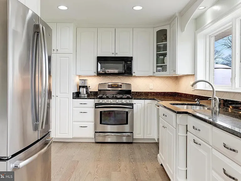 15010 Ulderic Dr — Photo 23