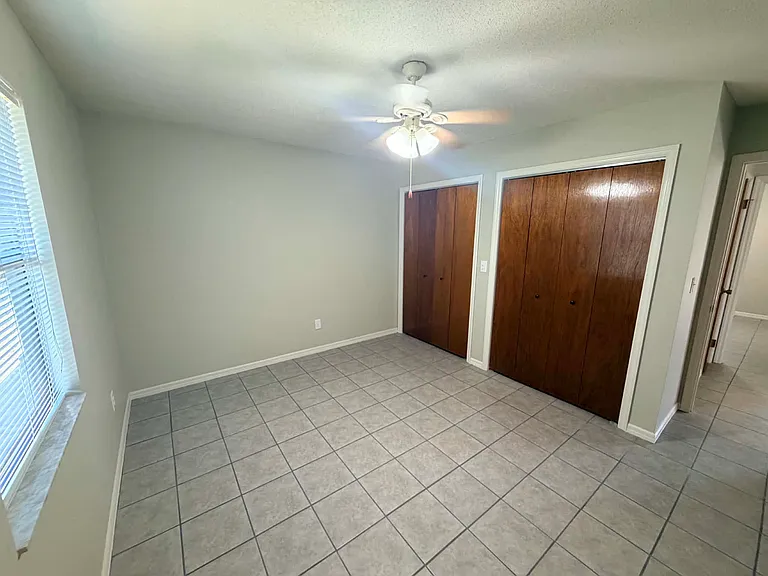 299 NW Lake City Ave #101 — Photo 7