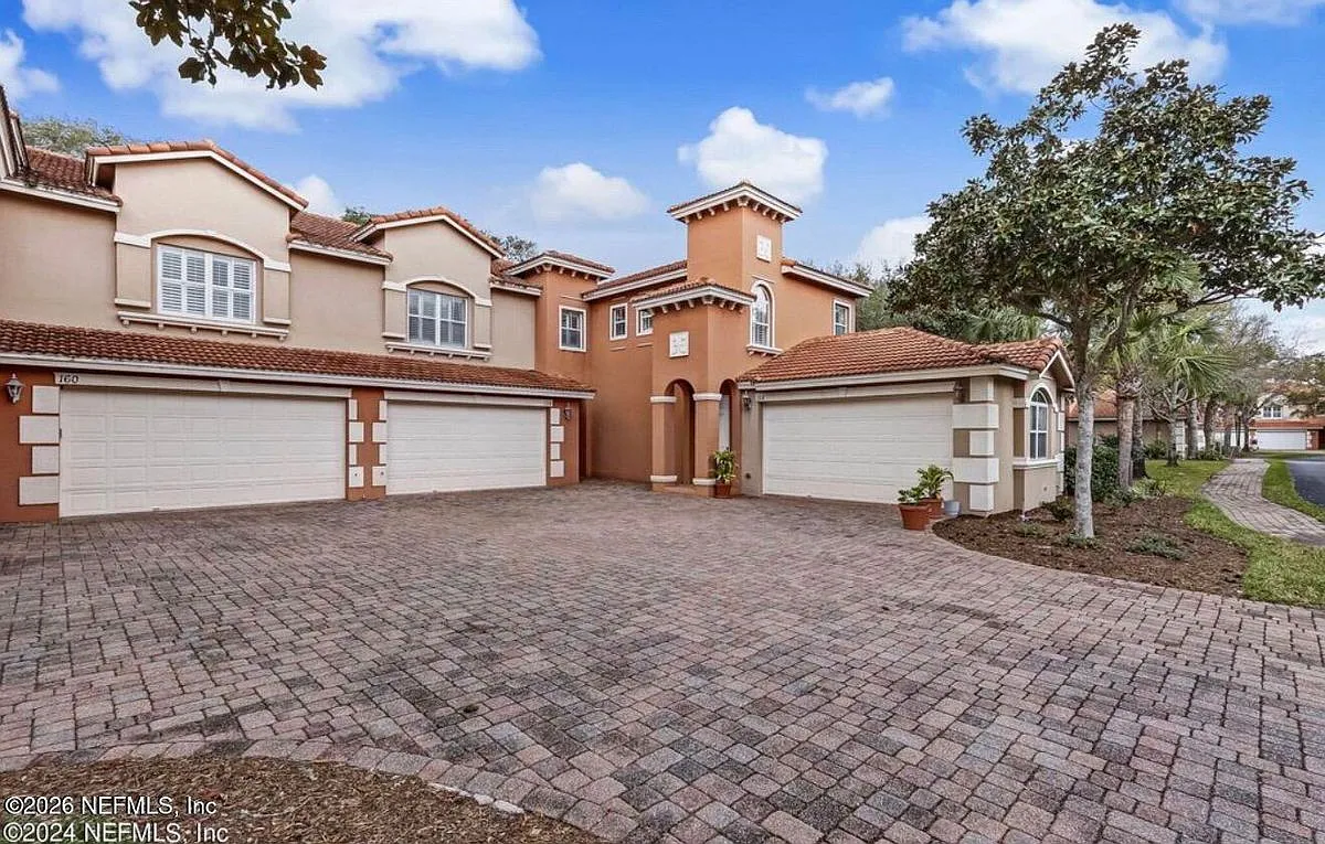3 bed, 2.0 bath, 1991 sqft, $3,800 — Photo 3