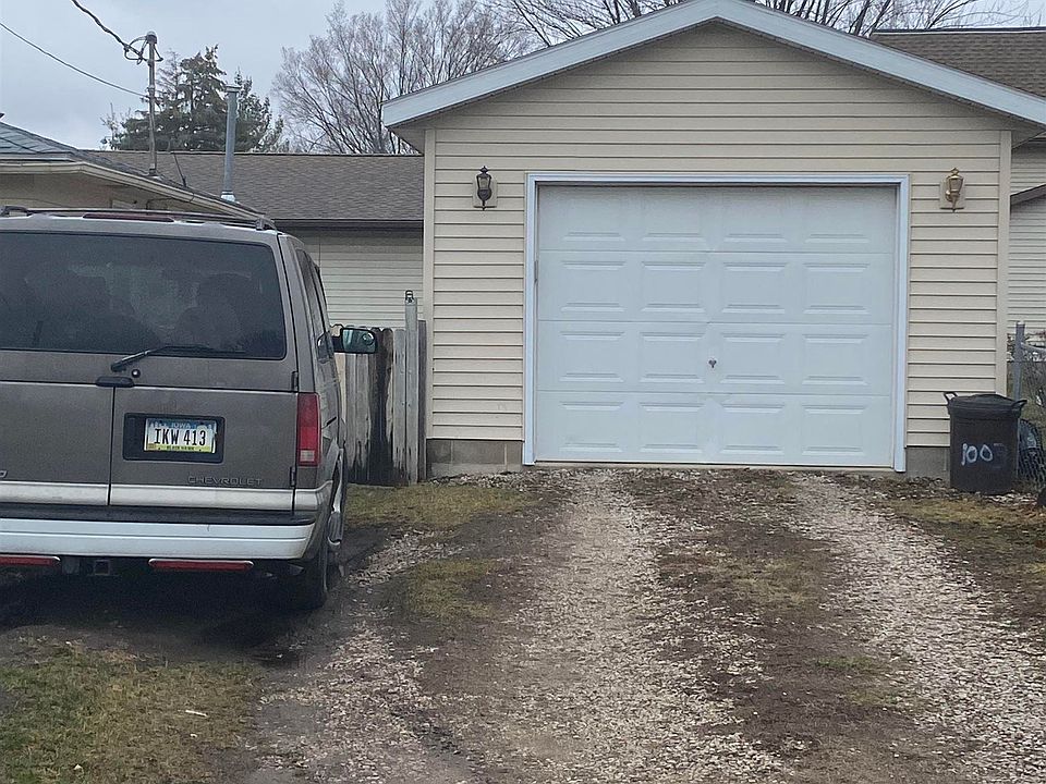 2nd image of 1003 Benton St