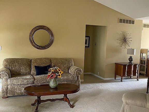 4th image of 11058 Kasteel Ct