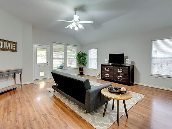 4th image of 23251 Dewflower Dr
