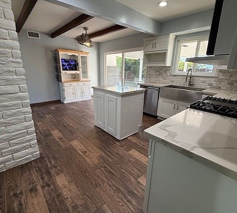 4th image of 2447 W Valewood St