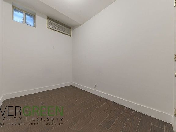 4th image of 735 Rogers Ave #1A