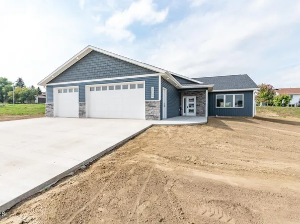 1109 Lakota Pl NE, Mandan, ND 58554