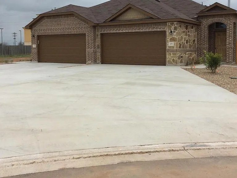 253 Hidden Springs Dr — Photo 1