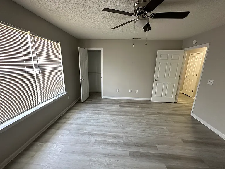 917 Summer Dr — Photo 16