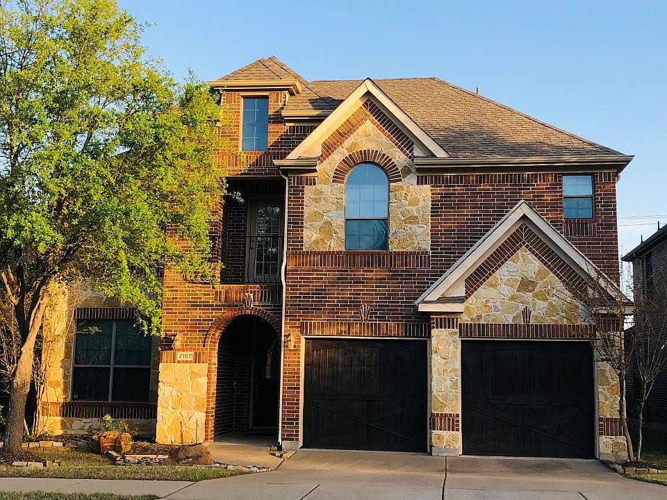 1st image of 2107 Reveille Cir