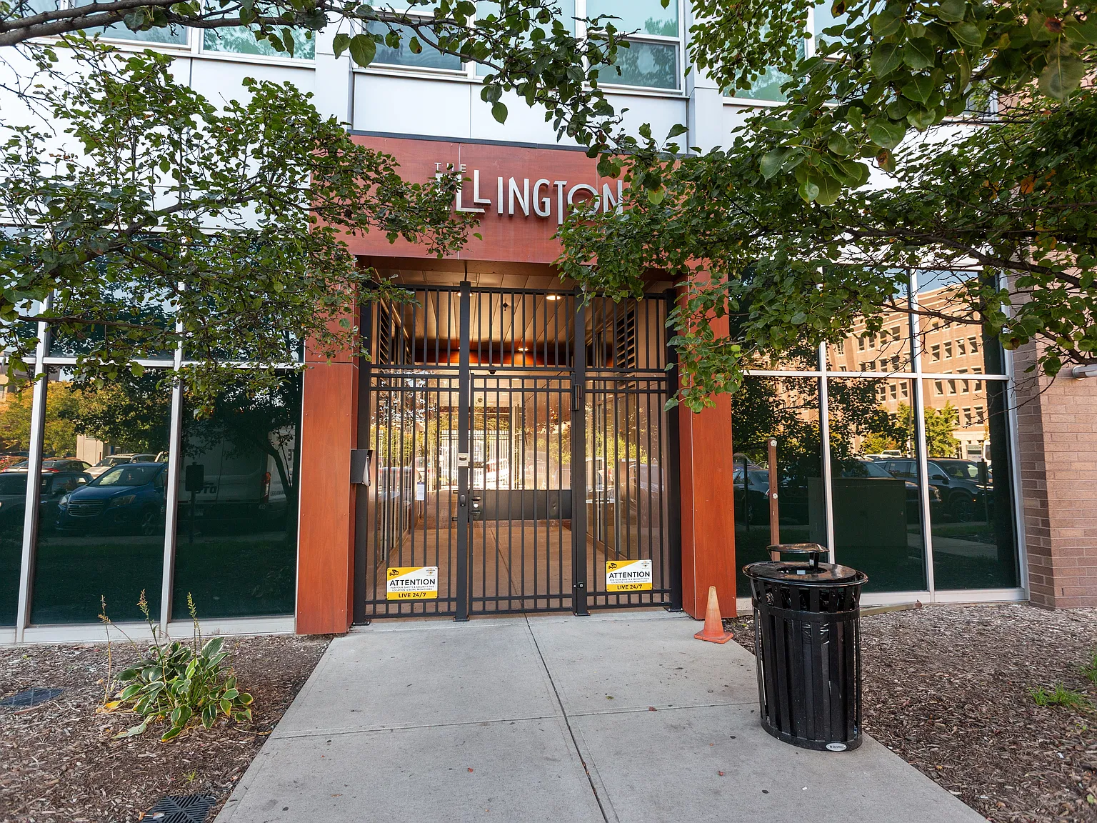3670 Woodward Ave — Photo 2
