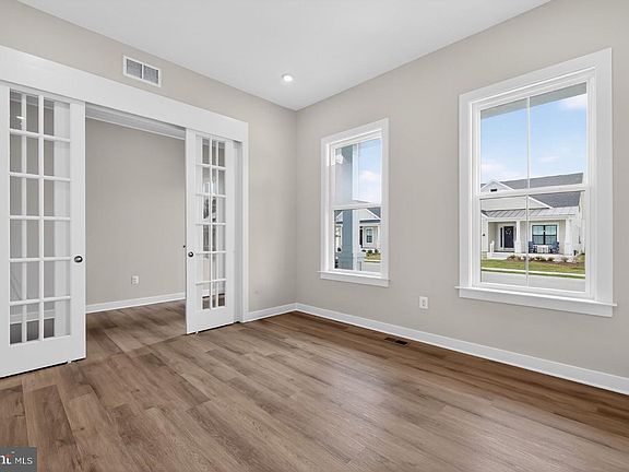 3rd image of 15428 Solomon Way