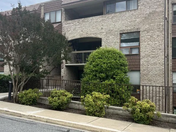 423 Christopher Ave APT 22, Gaithersburg, MD 20879
