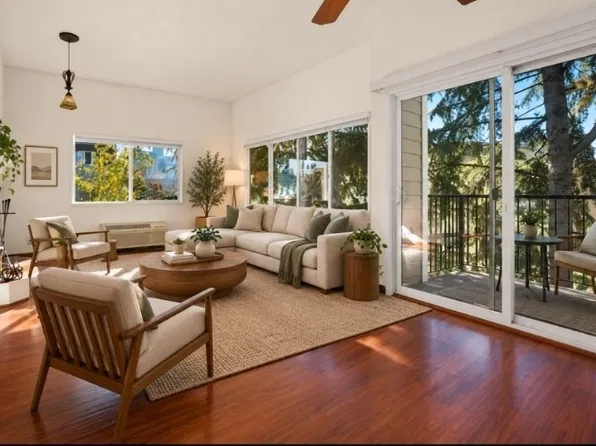 1617 Summit Avenue #42, Seattle, WA 98122