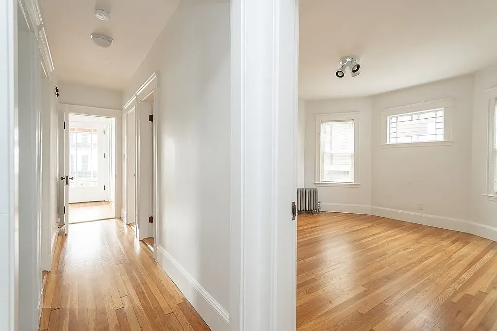 3 bed, 1000 sqft, $1,500 — Photo 4