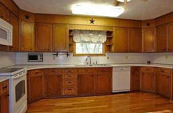 3rd image of 1718 Mountain Heights Dr