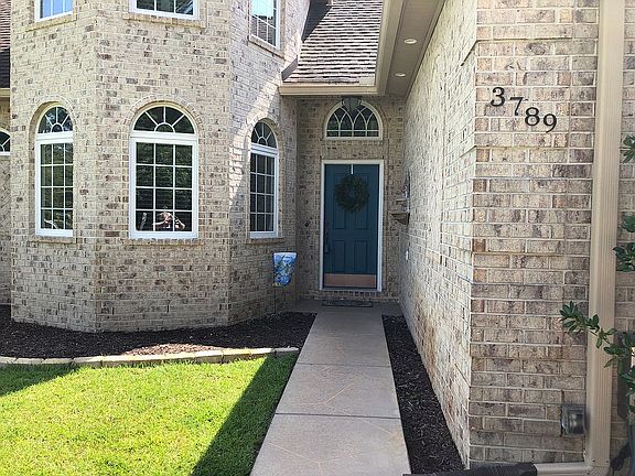 3rd image of 3789 Roberta Ln