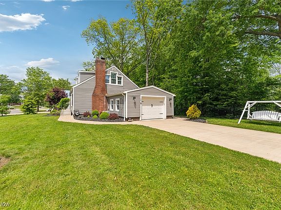 4th image of 26 Forest Ave